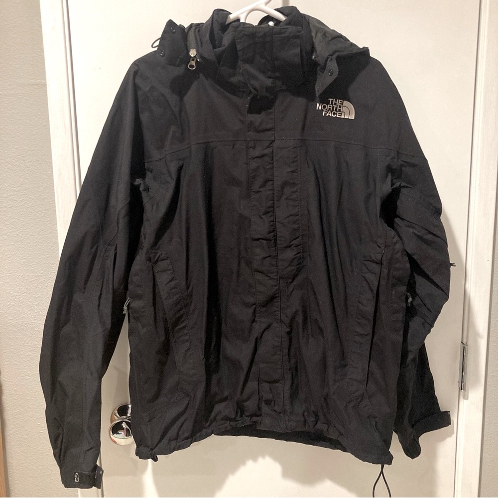 Men’s The North Face technical rain coat - M